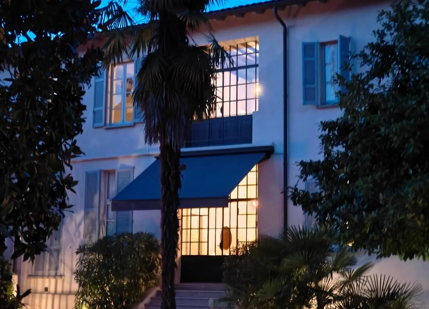 Dandelion Como Suites & Park Villa Guardia Italy