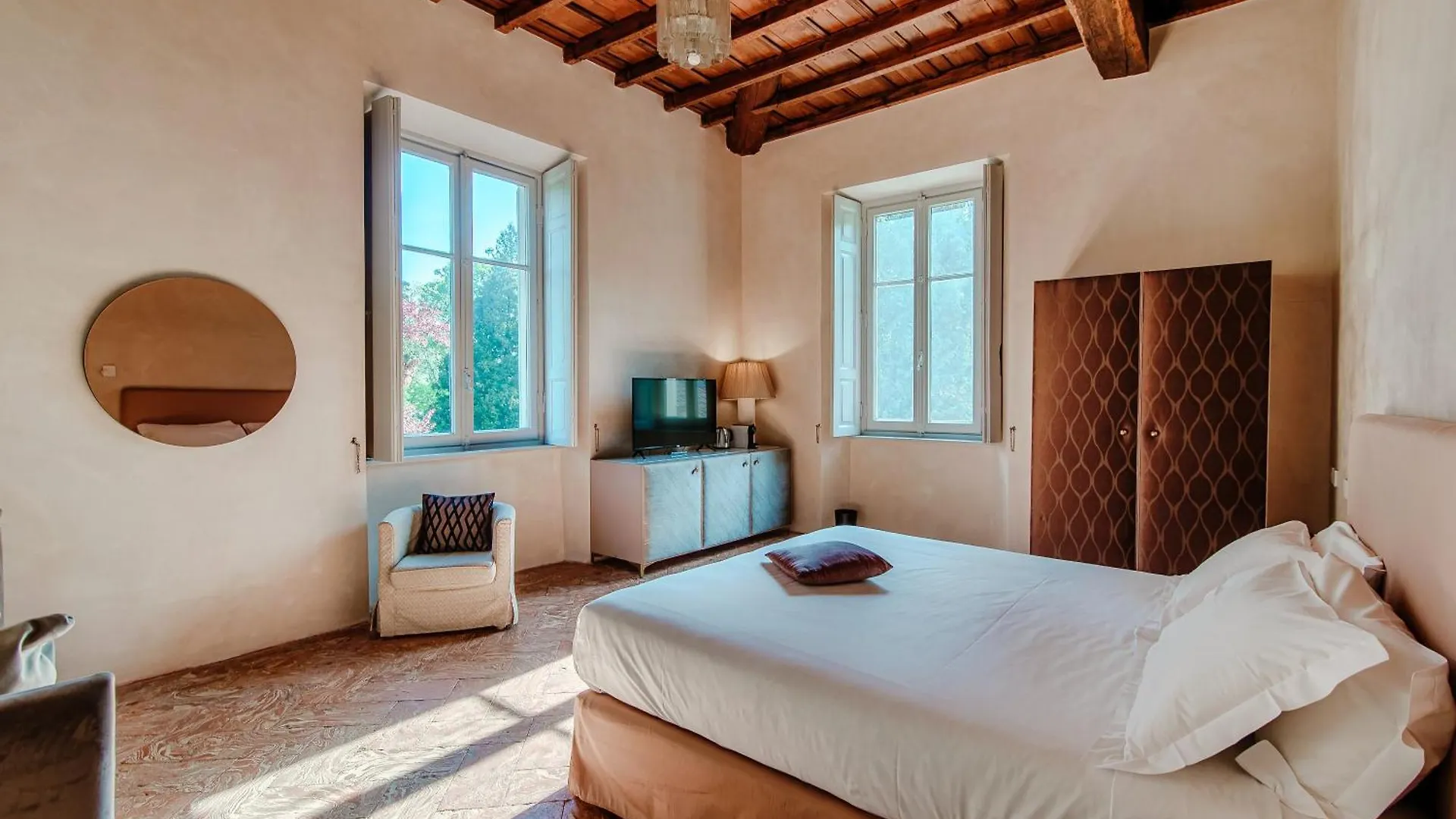 Dandelion Como Suites & Park Villa Guardia Hotel