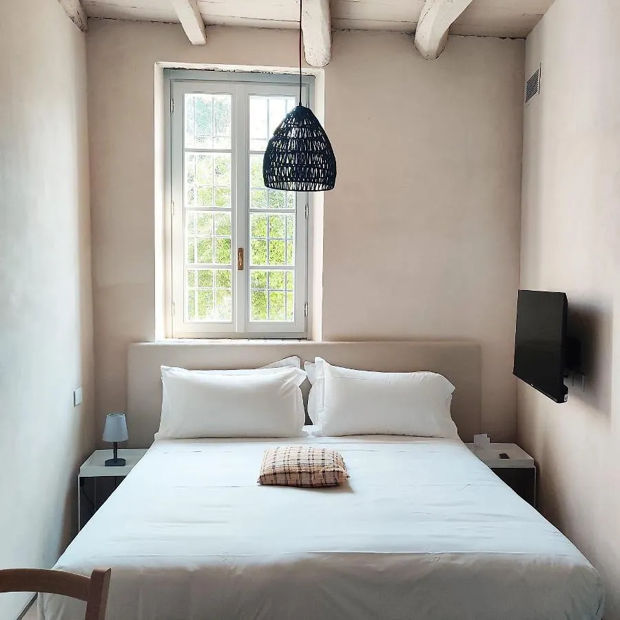 Dandelion Como Suites & Park Villa Guardia Hotel