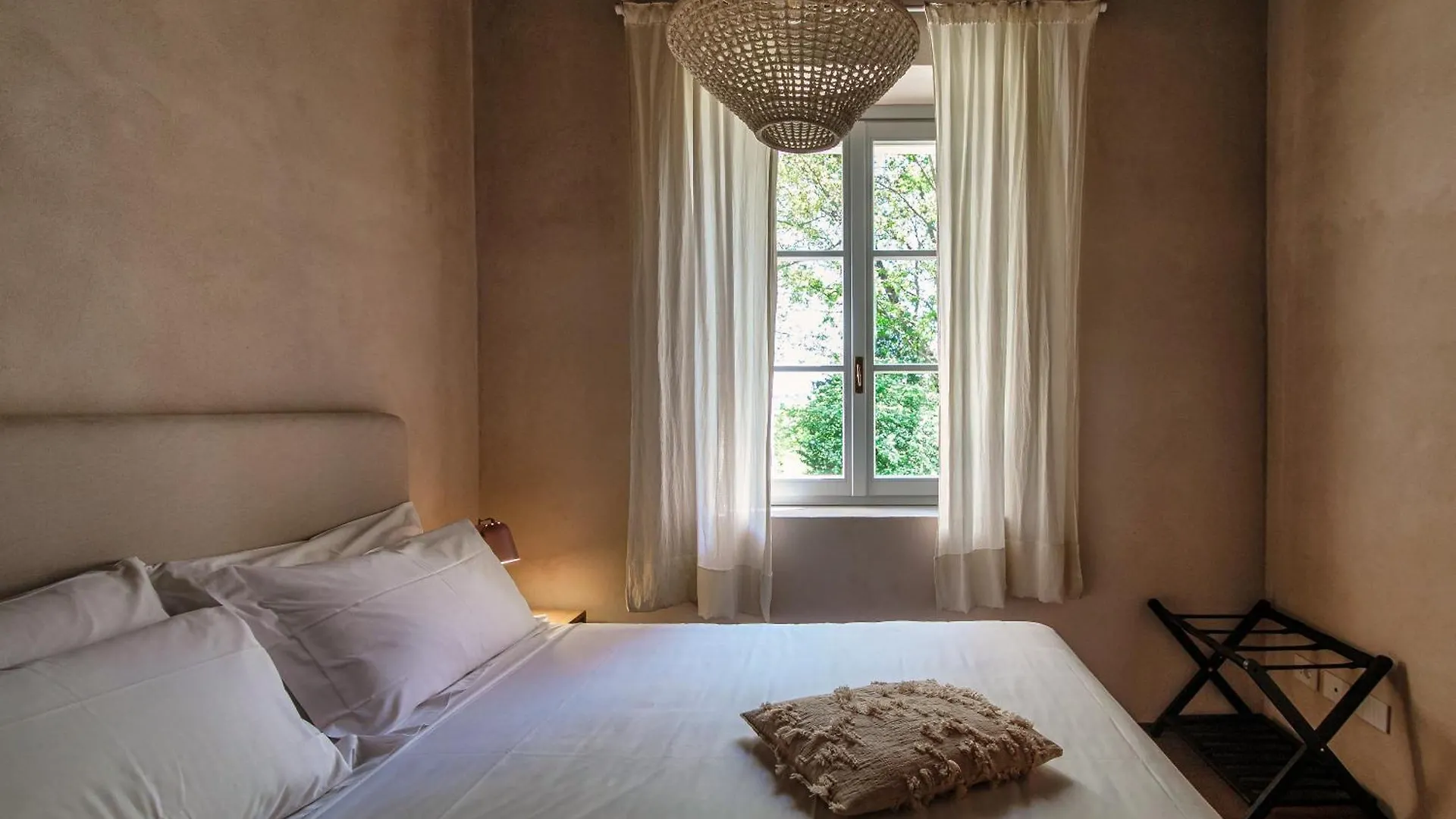 Dandelion Como Suites & Park Villa Guardia 4*,
