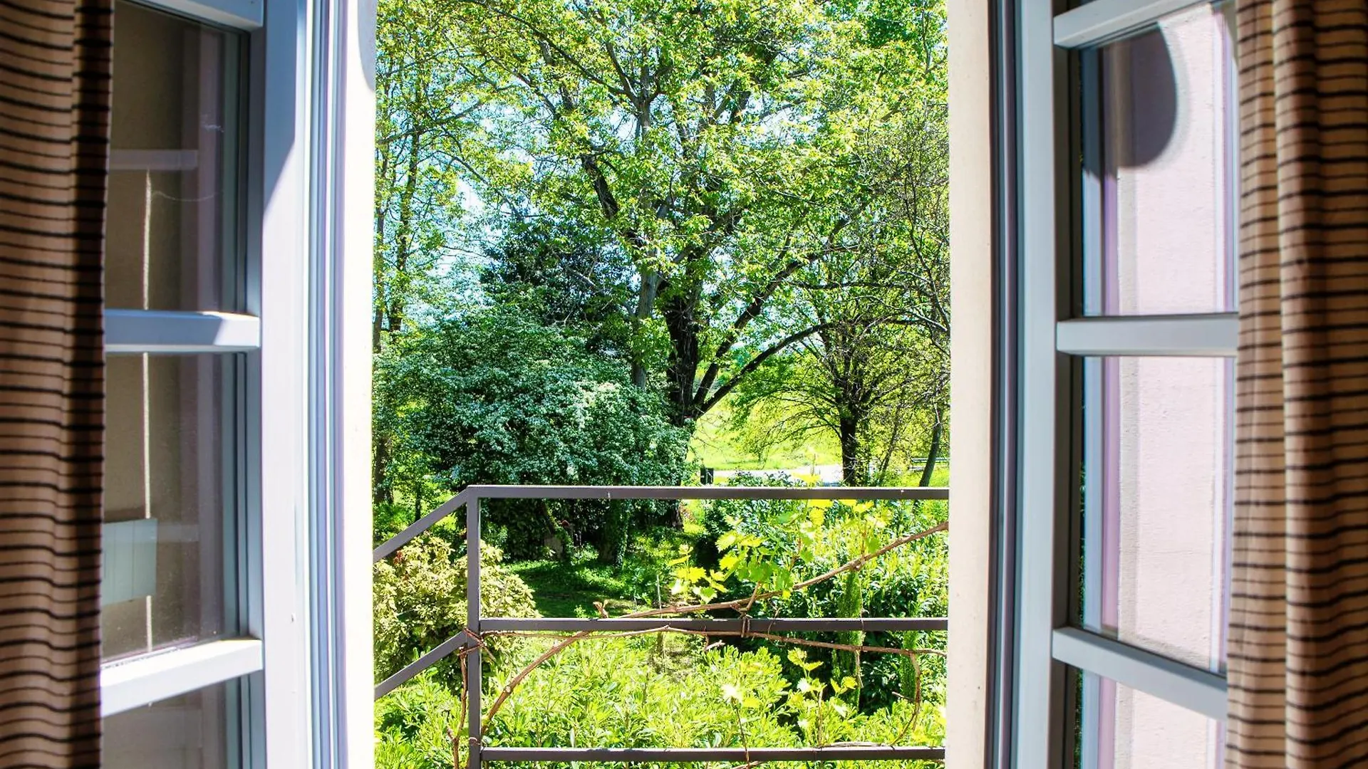 **** Hotel Dandelion Como Suites & Park Villa Guardia Italie