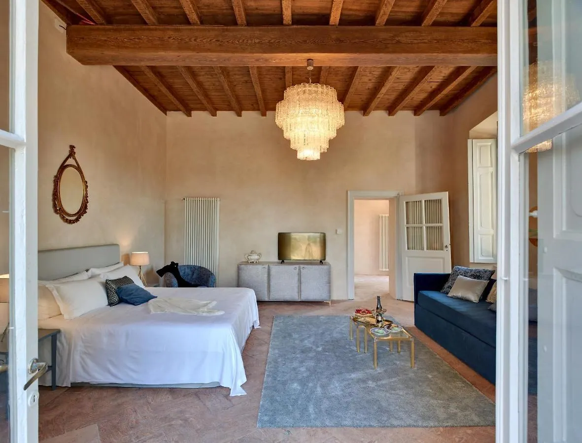 Dandelion Como Suites & Park Villa Guardia Hotel